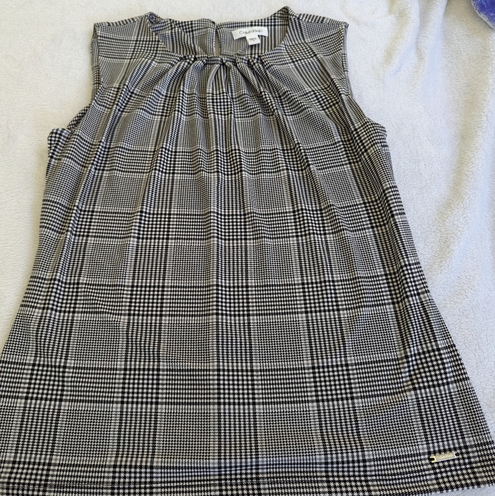 Checkered sleeveless Top